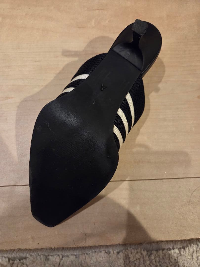 YELLO MONO SNEAKER MULES ブラック/ホワイト