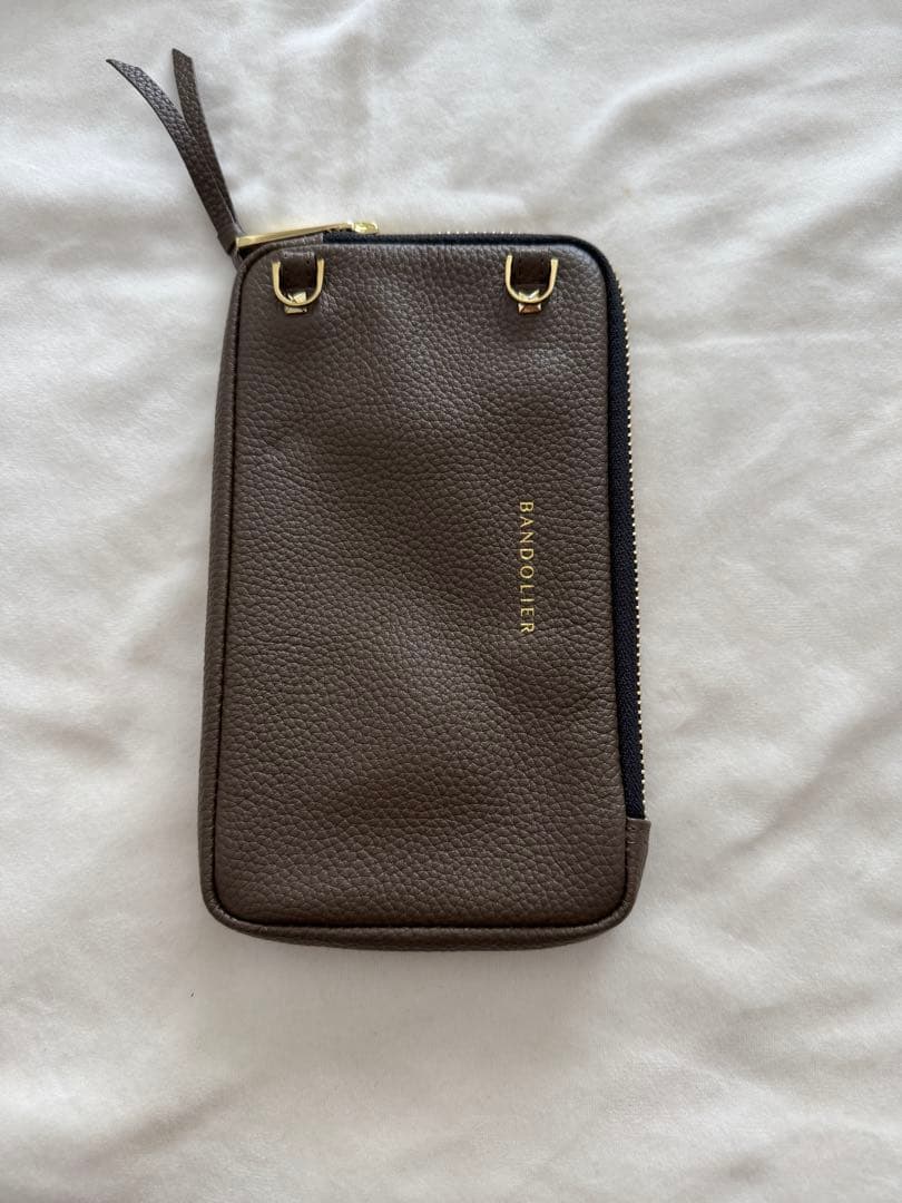 バンドリヤー　BANDOLIER iPhone15Pro