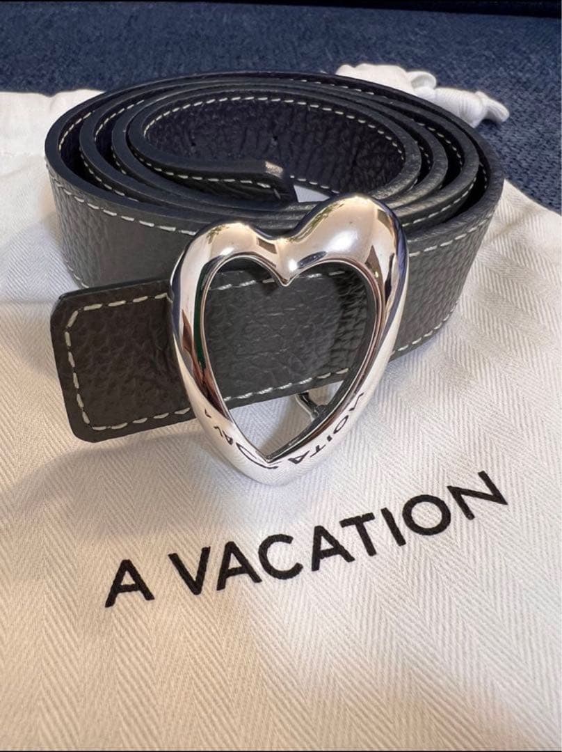 A VACATION ハートバックルベルト ネイビー/グレーxシルバー80cm