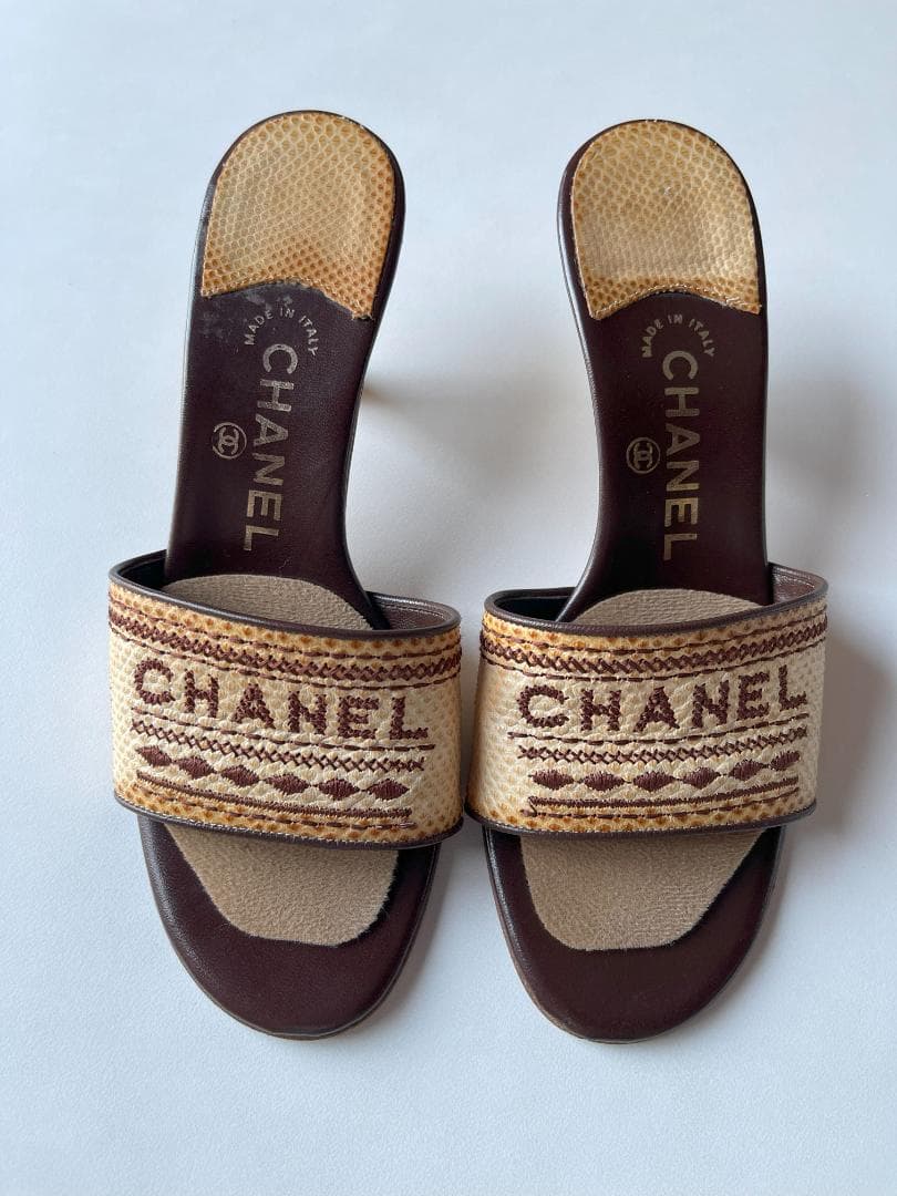 【美品】ＣＨＡＮＥＬ　可愛いロゴ　サンダル・ミュール38　ヒールメンテ済