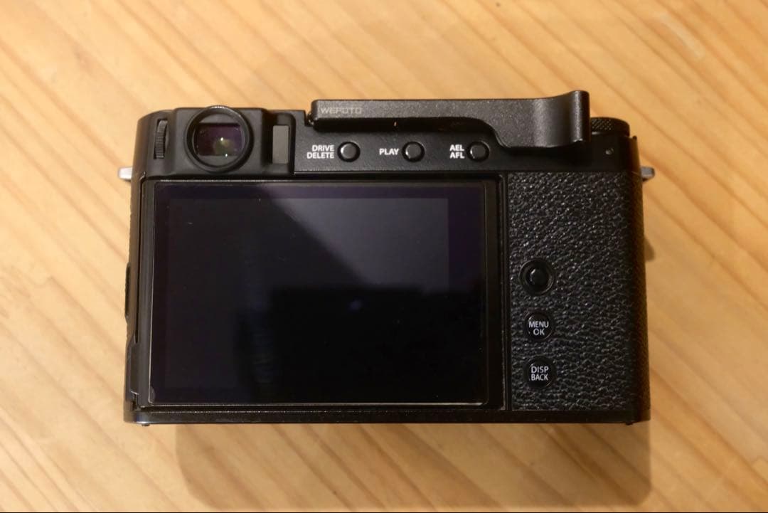 富士フイルム FUJIFILM X-E4 ミラーレスカメラ 本体 ブラック　黒