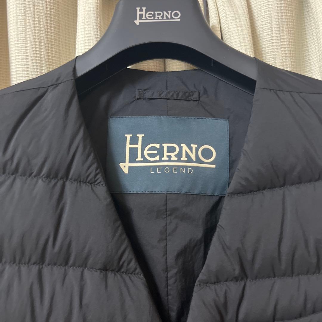 Herno ブラック ダウンベスト