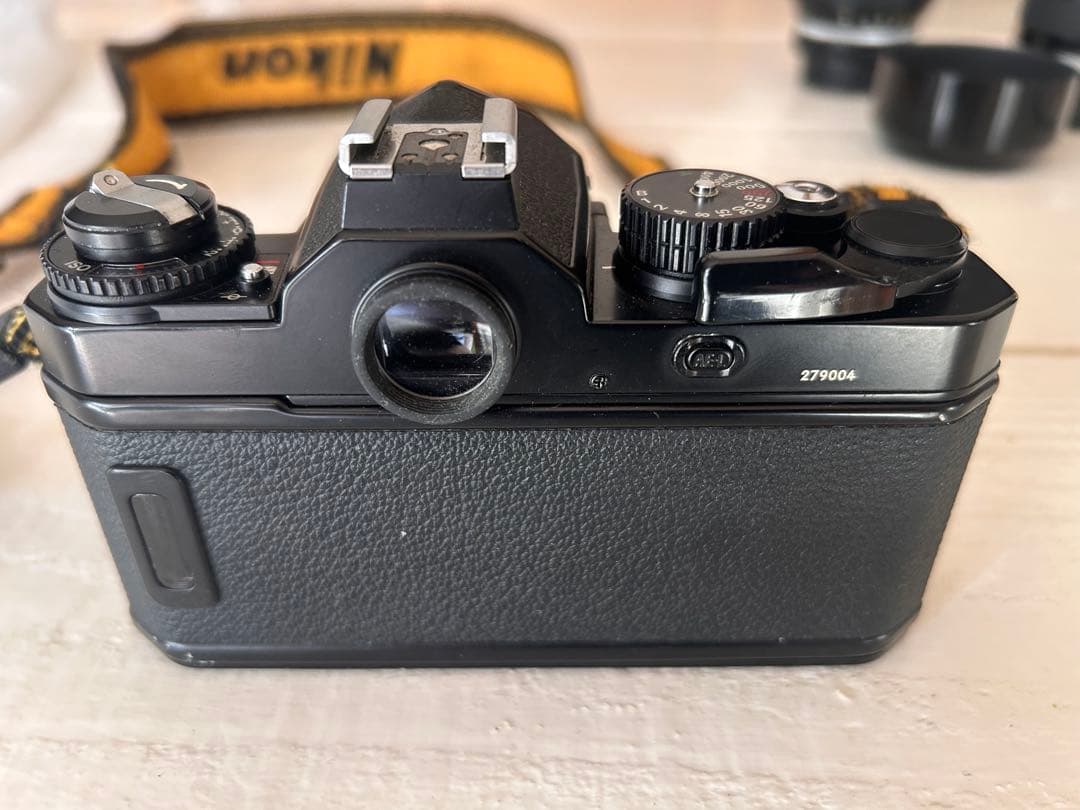 Nikon FM3a ブラック本体, 35mm f2, 80-200f4 レンズ