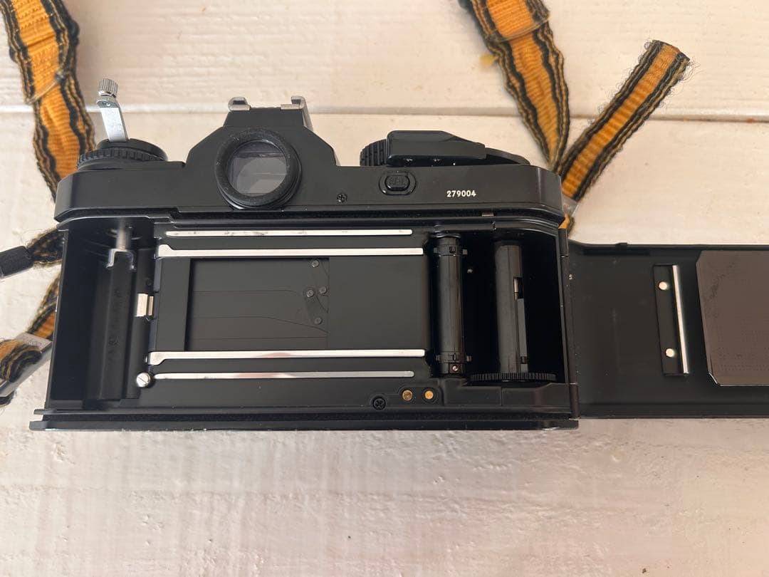 Nikon FM3a ブラック本体, 35mm f2, 80-200f4 レンズ