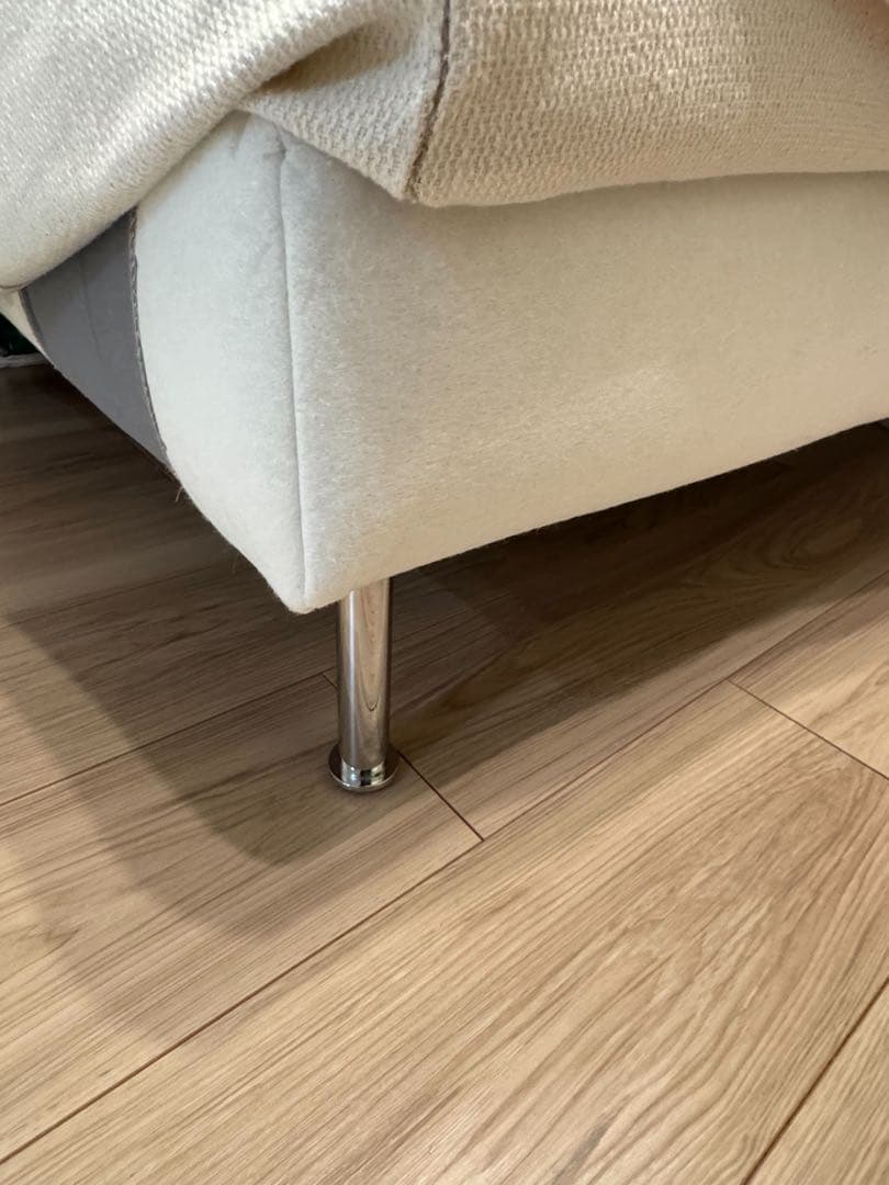 クリーム色 2人掛けソファ 背もたれクッション付き　IKEAソーデルハムン、