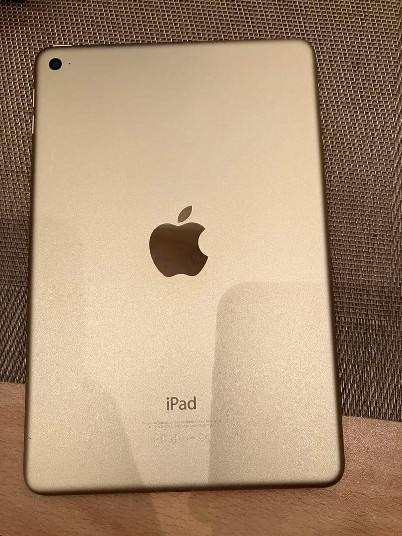 iPad mini 4 本体　128gb