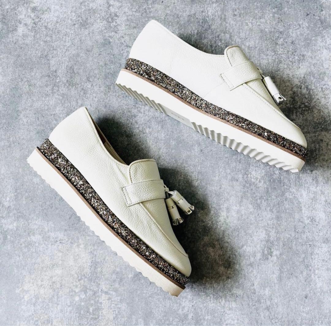 未使用　DIANA 本革タッセルレザー厚底ローファー　グリッター