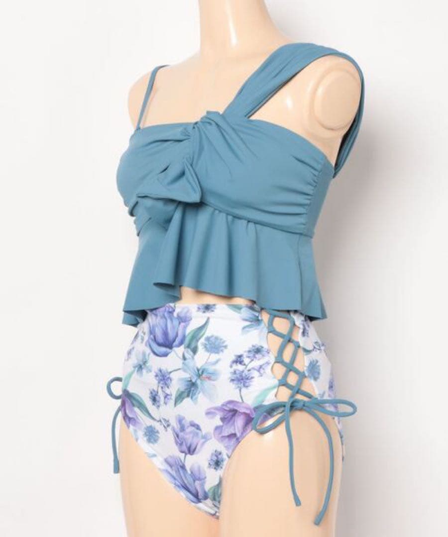 【新品未使用】三愛BLUE EDGE ワンショルダーペプラムビキニと水着用パッド