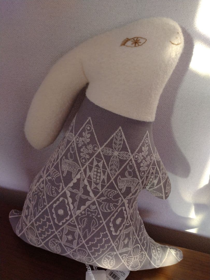 B.ミナペルホネン　うさぎクッション　symphony　シンフォニー