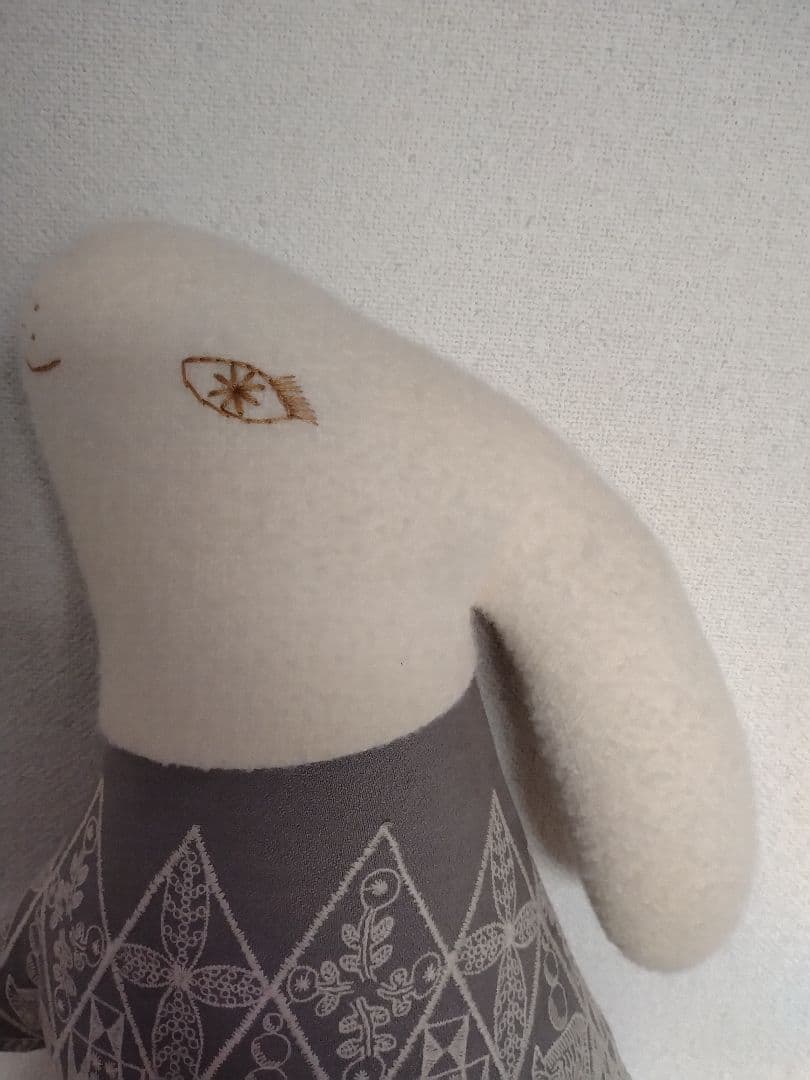 B.ミナペルホネン　うさぎクッション　symphony　シンフォニー