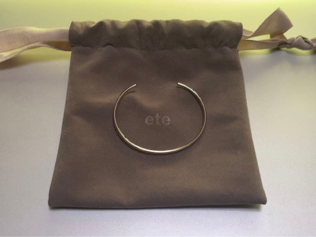 【KIKI】ete オブジェ シン バングル S プラチナム