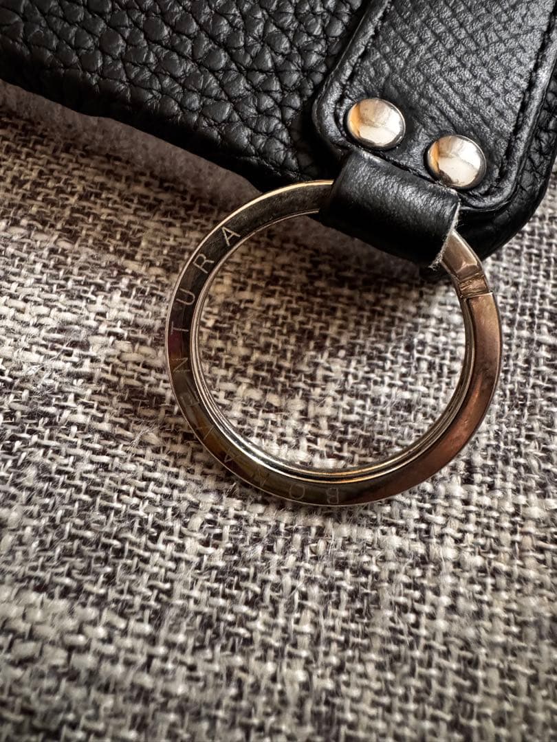 ハンドル付き バックカバーケース シュリンクレザー　iPhone15pro