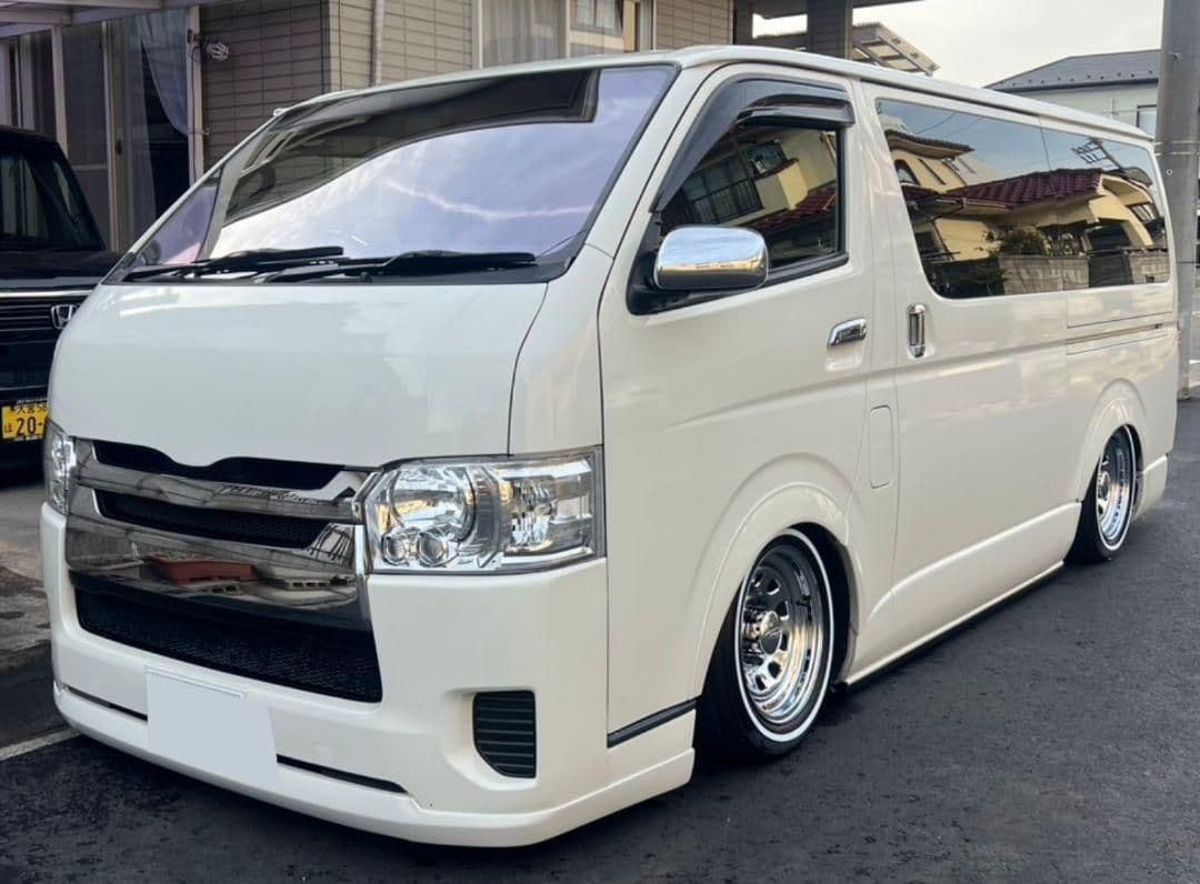 ハイエース200系ナロー純正ボンネット、スムージンググ本州限定送料込み限定