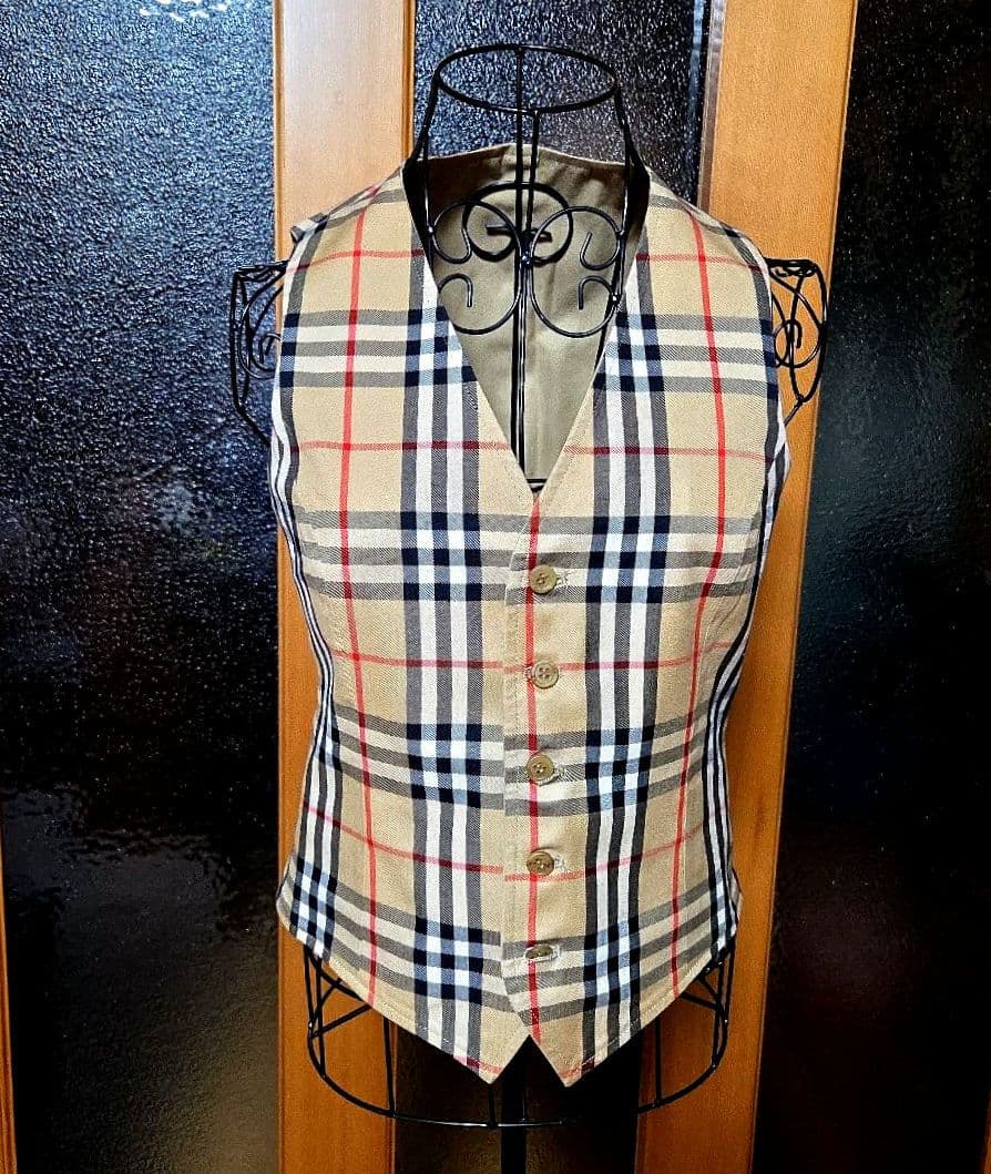 未使用品【バーバリー】リバーシブルベスト　ベージュ×ノバチエックチェック柄 М