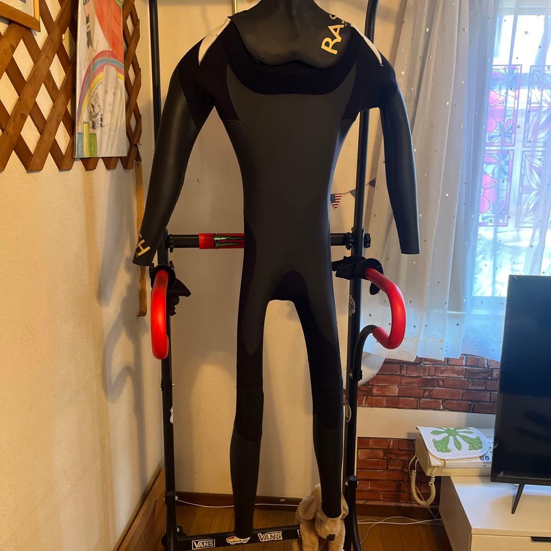 ラッシュ　ウェットスーツ