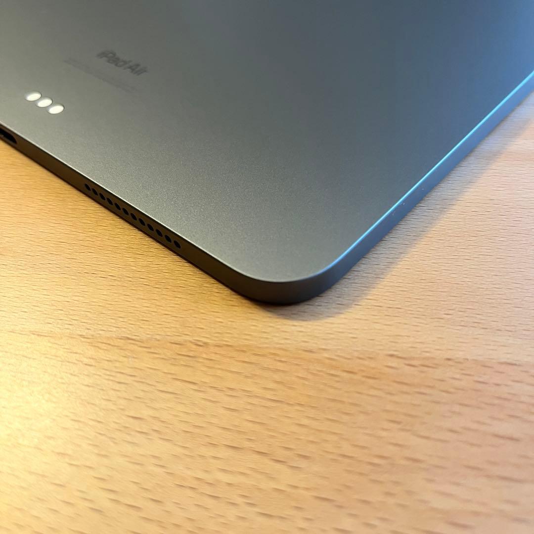 【美品】 iPad Air 第5世代 256GB Wi-Fi 箱有 おまけ付き