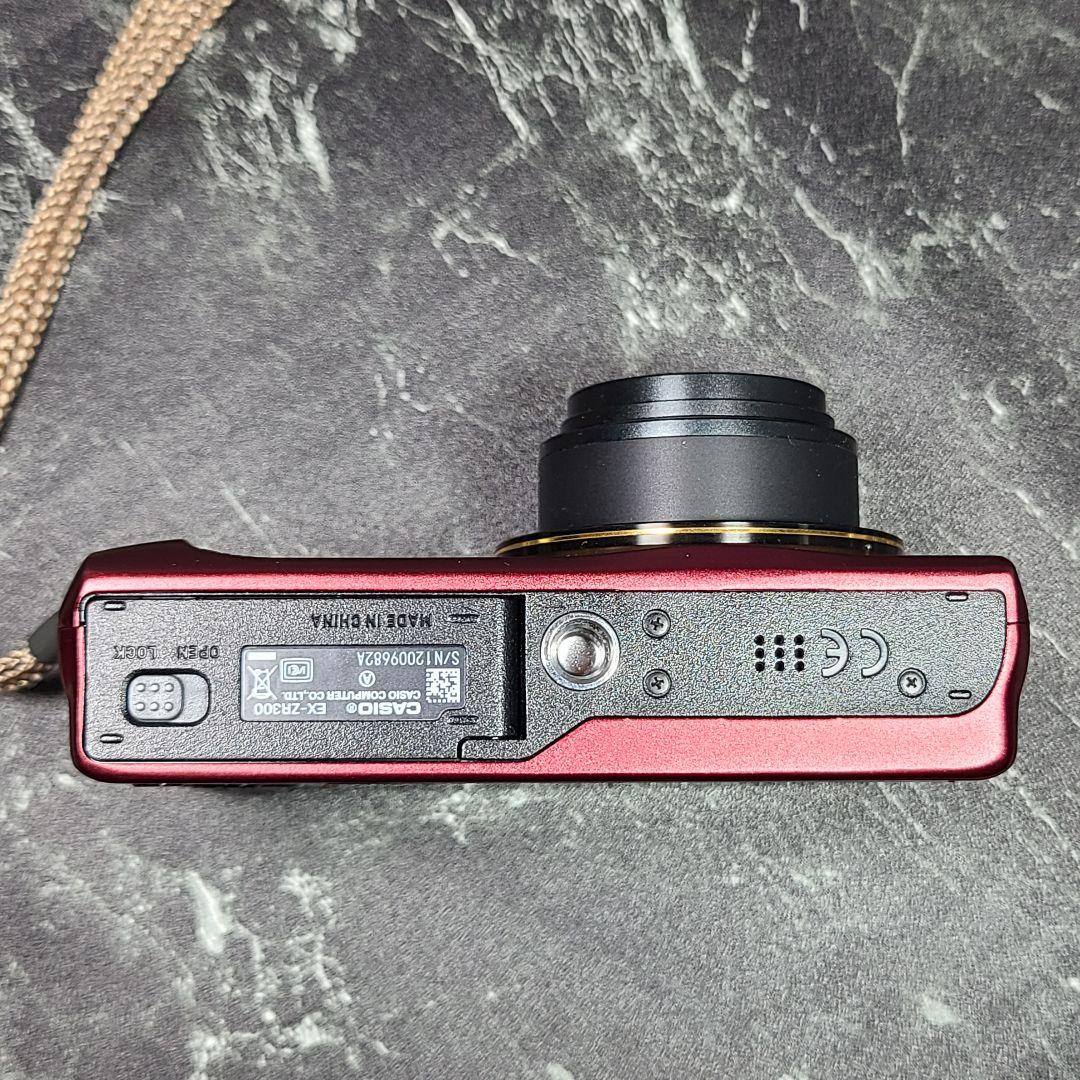 【CASIO】カシオ EXILIM EX-ZR300　1610万画素　レッド