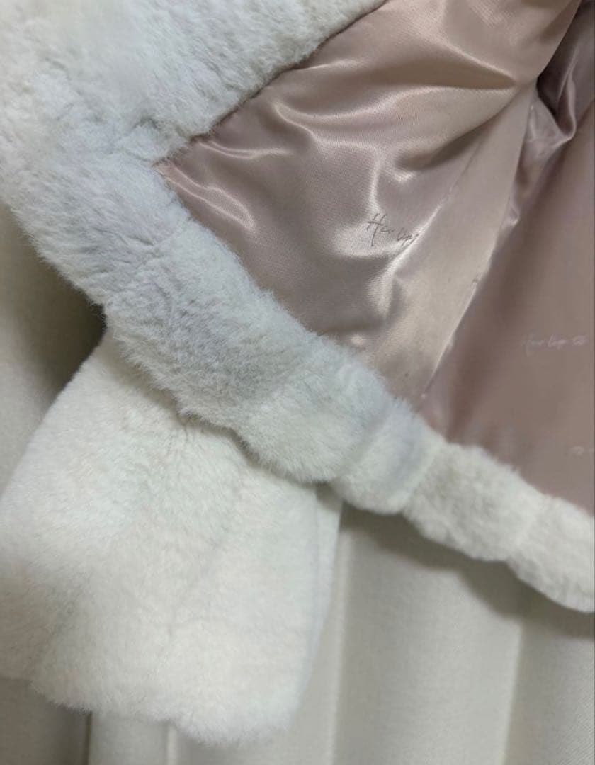 ジャケット・アウター Herlipto Winter Love Faux Fur Coat white