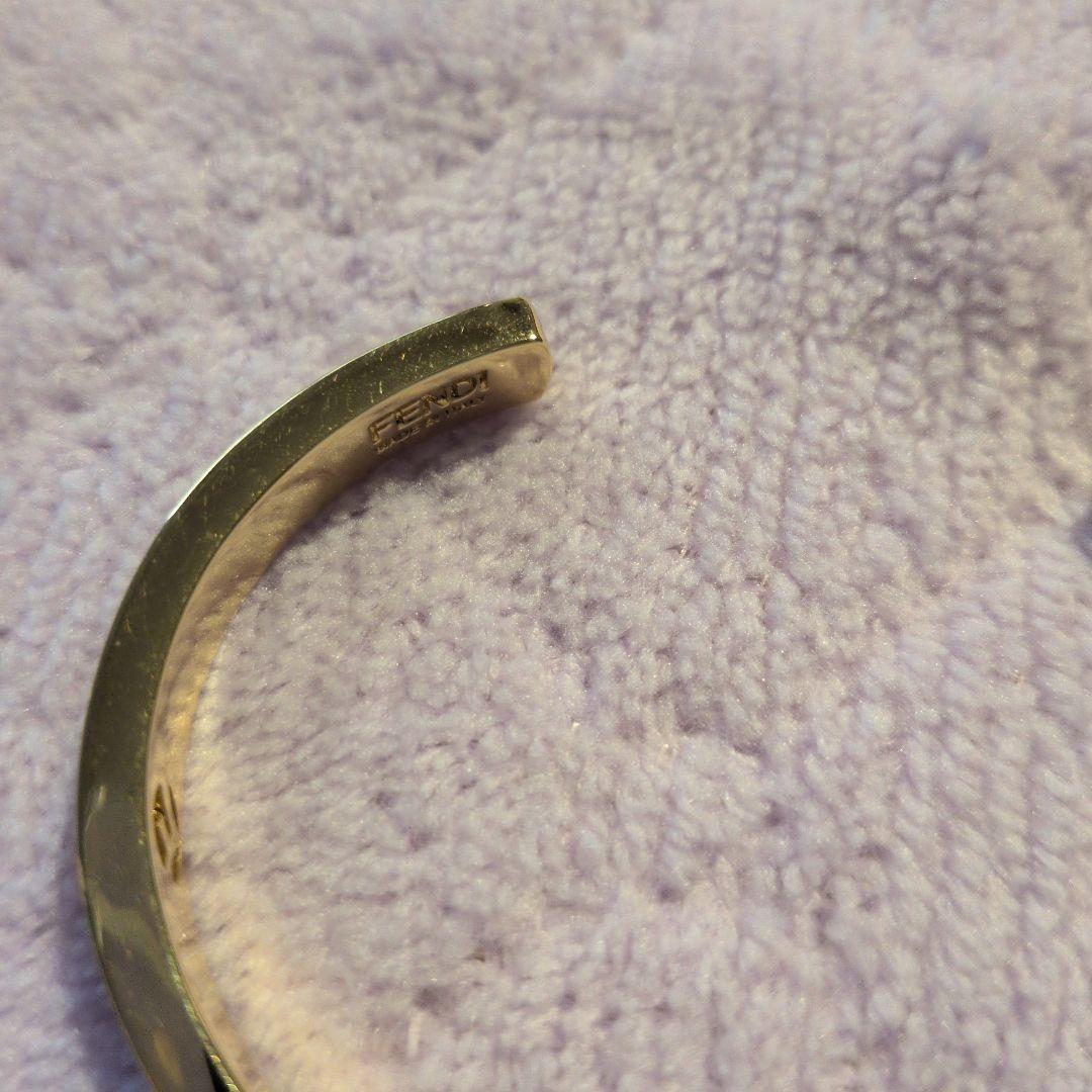 FENDI ゴールド バングル　Sサイズ