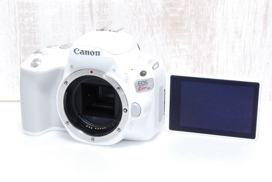 むら　Canon Kiss X9 ホワイト