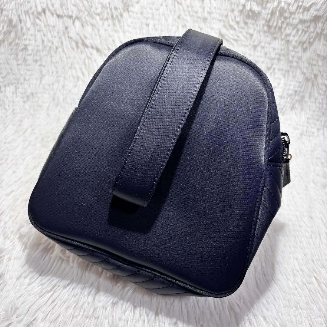 【イヴサンローラン】ハンドバック　キルティング　ワンハンドル　ミニ　シンプル