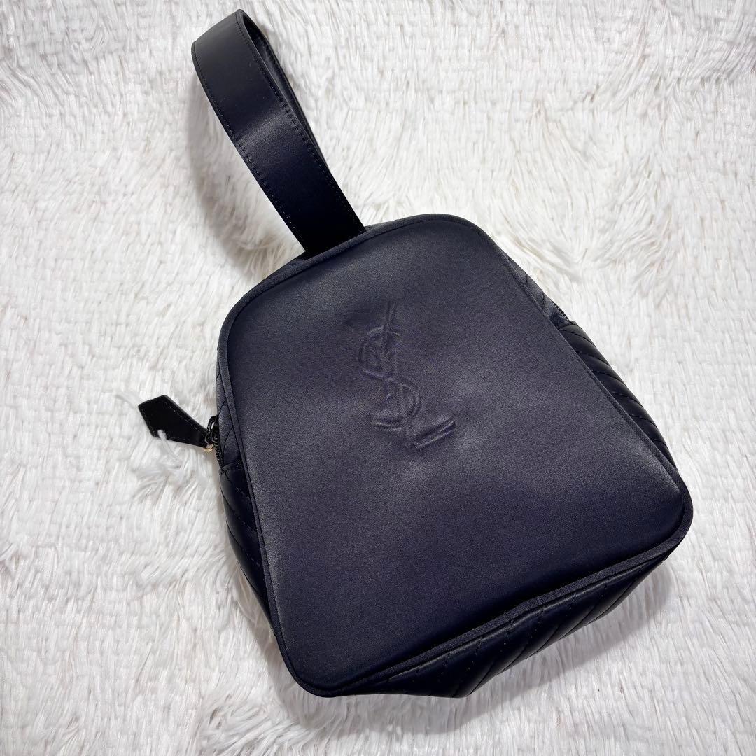 【イヴサンローラン】ハンドバック　キルティング　ワンハンドル　ミニ　シンプル