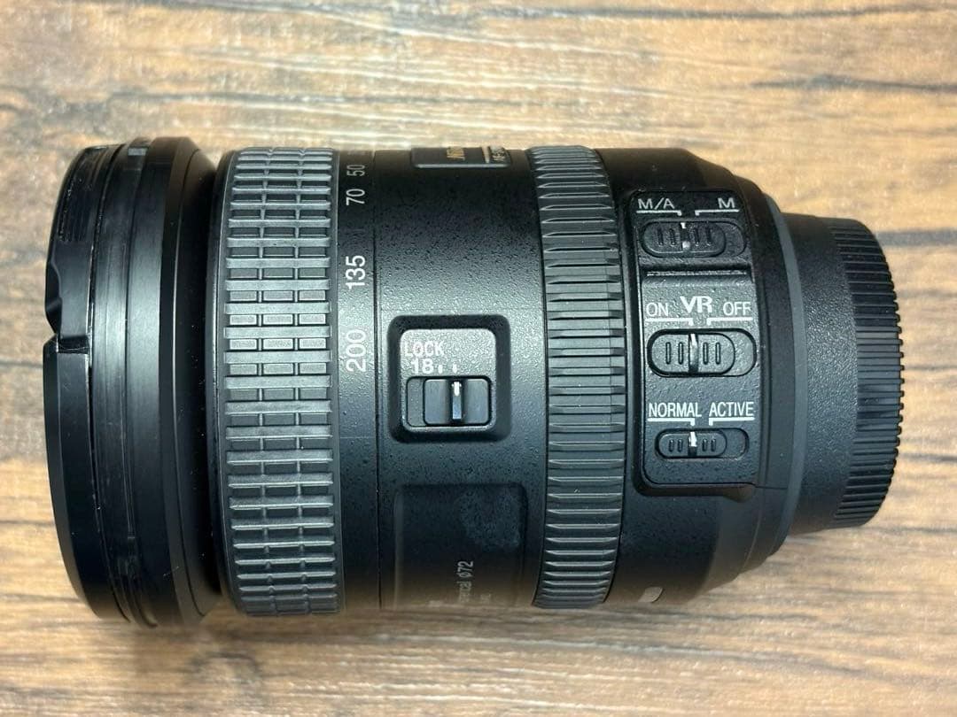 Nikon D7100　AF-S NIKKOR 18-200mm セット