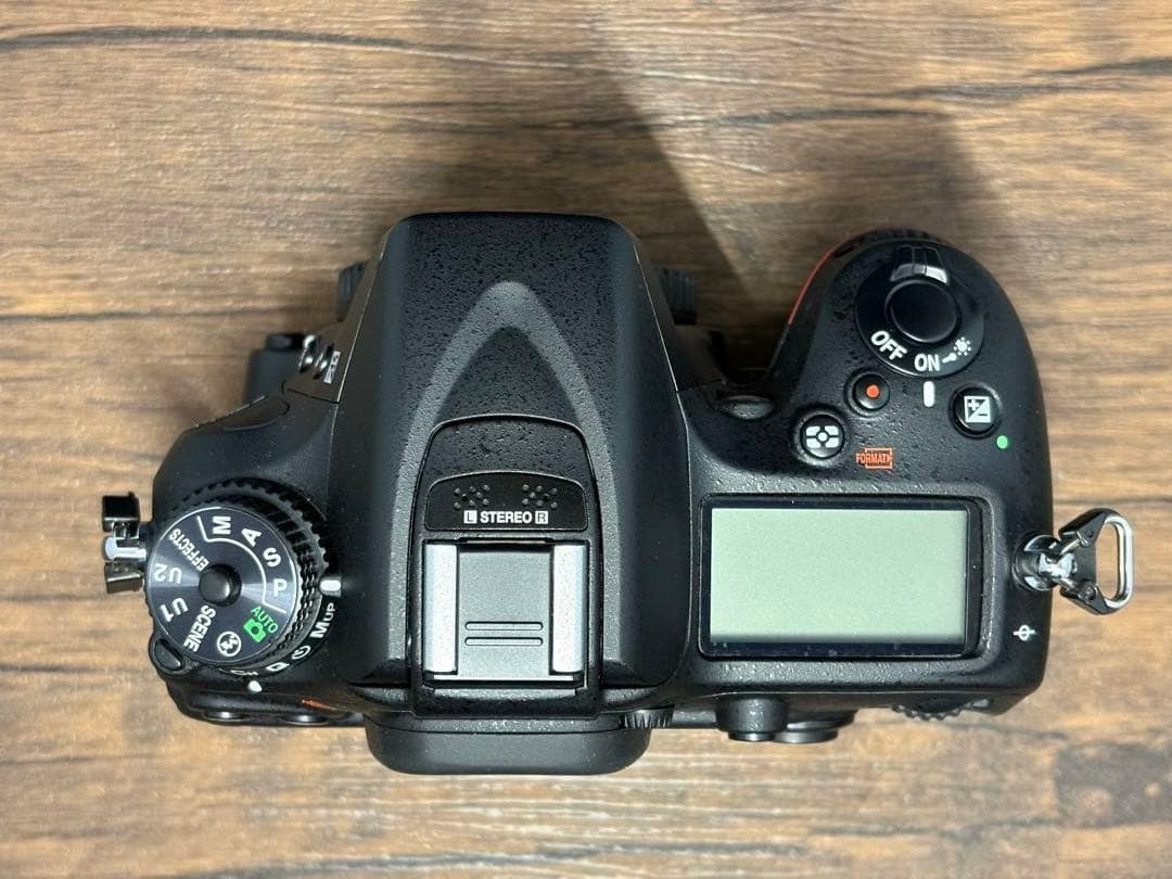 Nikon D7100　AF-S NIKKOR 18-200mm セット