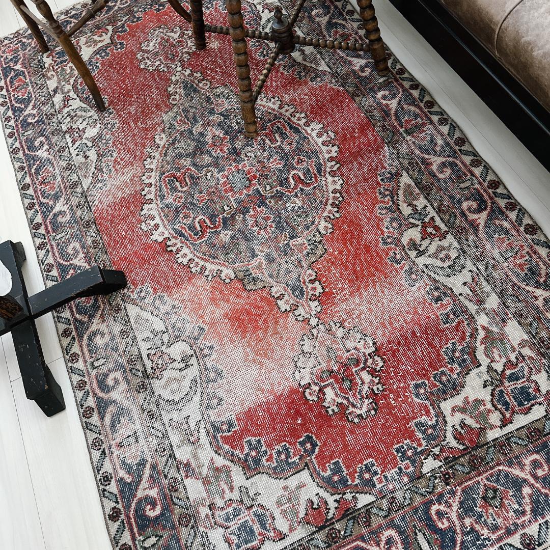 トルコ ヴィンテージラグ A120 レッド ネイビー カーキグリーン