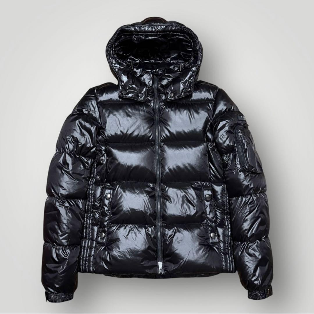 タトラスベルボダウンジャケット フード付き