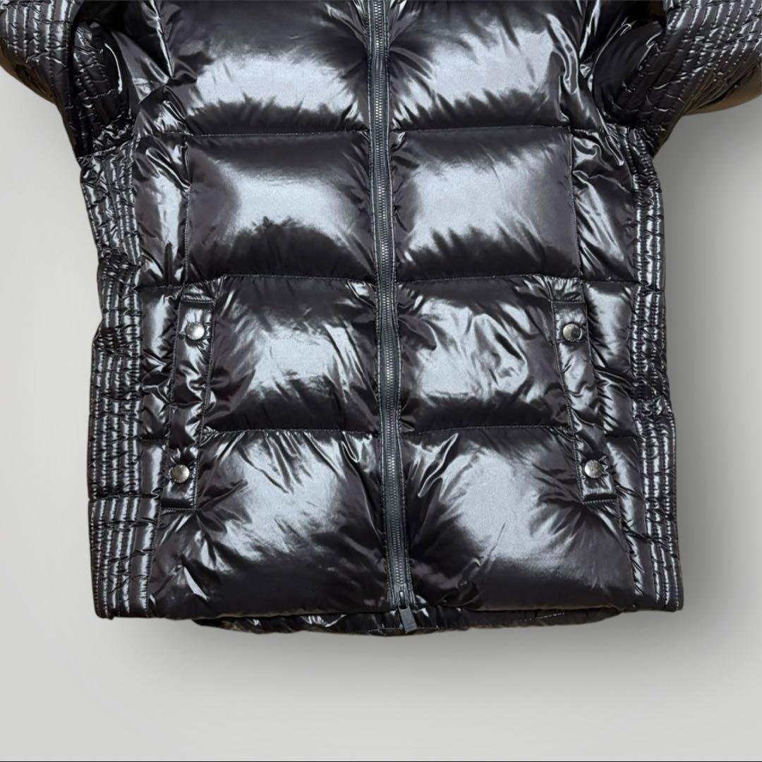 タトラスベルボダウンジャケット フード付き