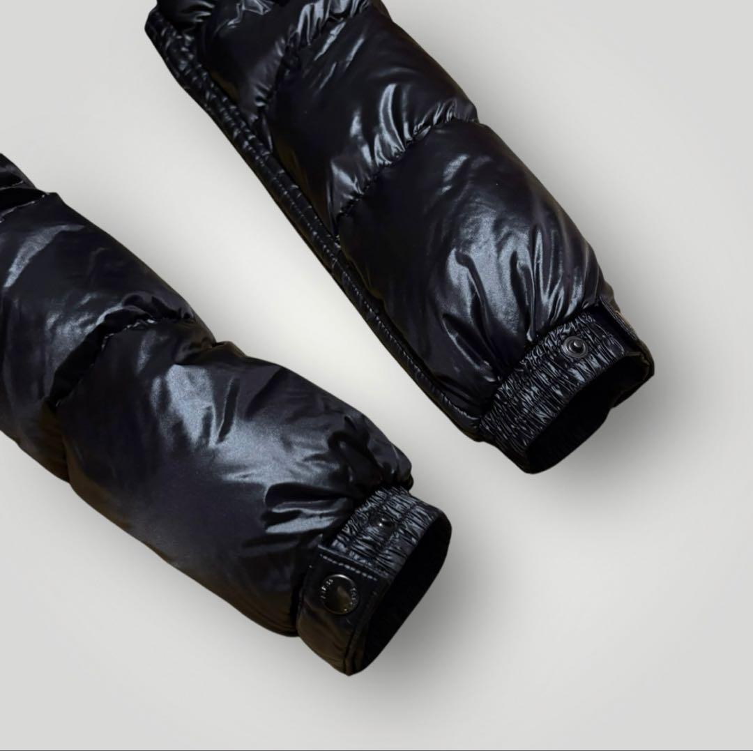 タトラスベルボダウンジャケット フード付き