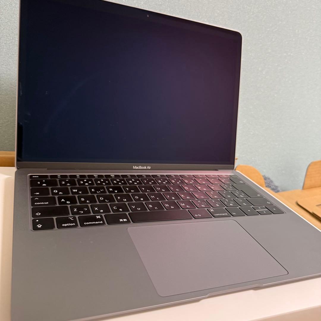 【美品】13インチMacBook Air 8GB/256GB