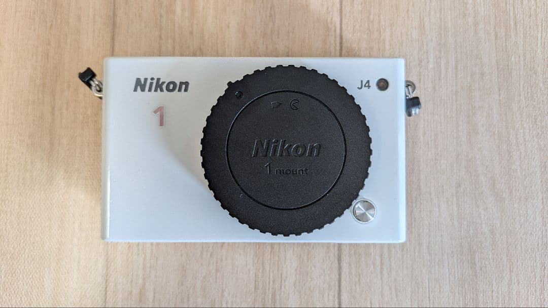 Nikon 1 J4 ホワイト 標準パワーズームレンズキット