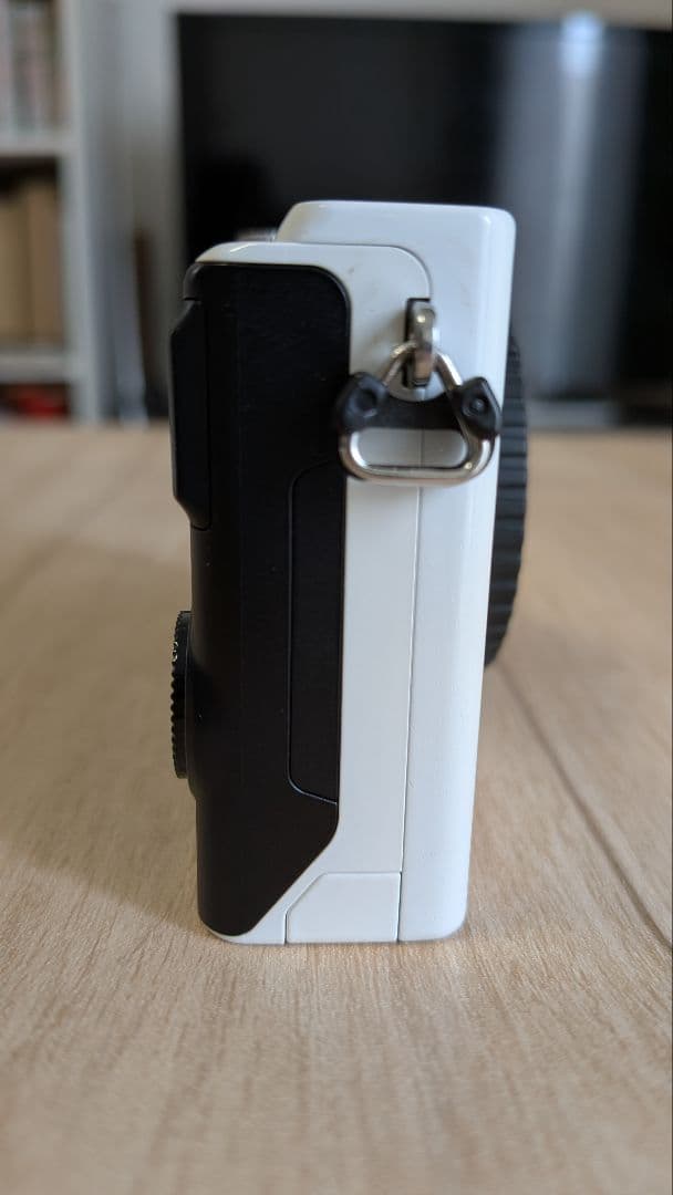 Nikon 1 J4 ホワイト 標準パワーズームレンズキット