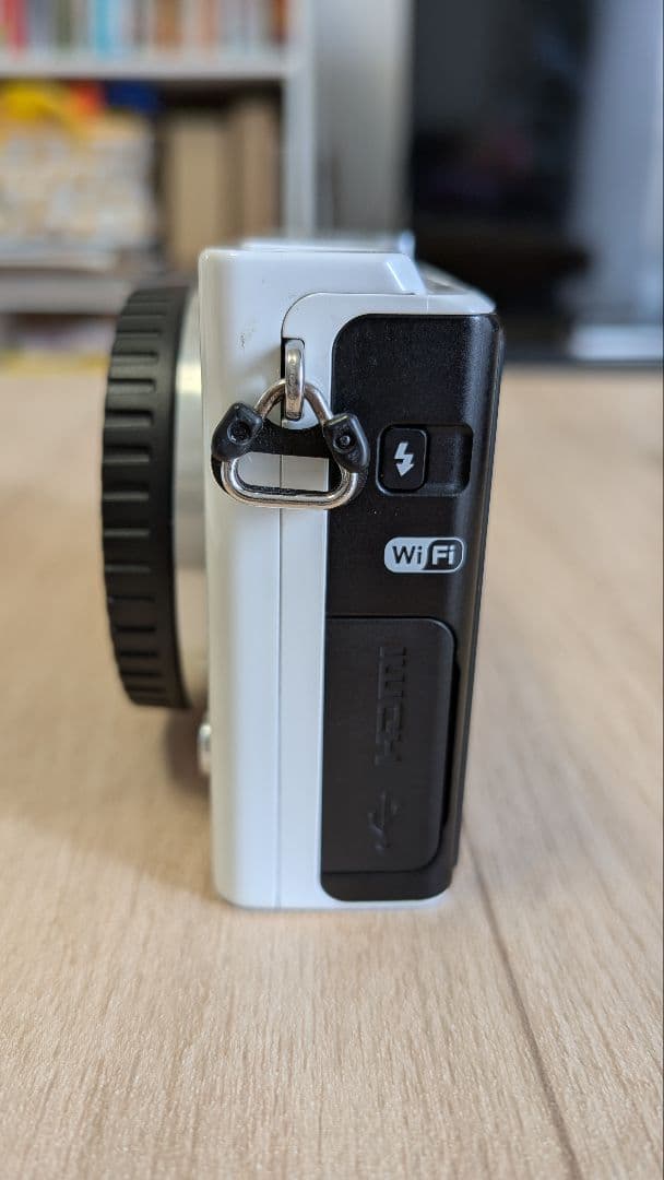 Nikon 1 J4 ホワイト 標準パワーズームレンズキット