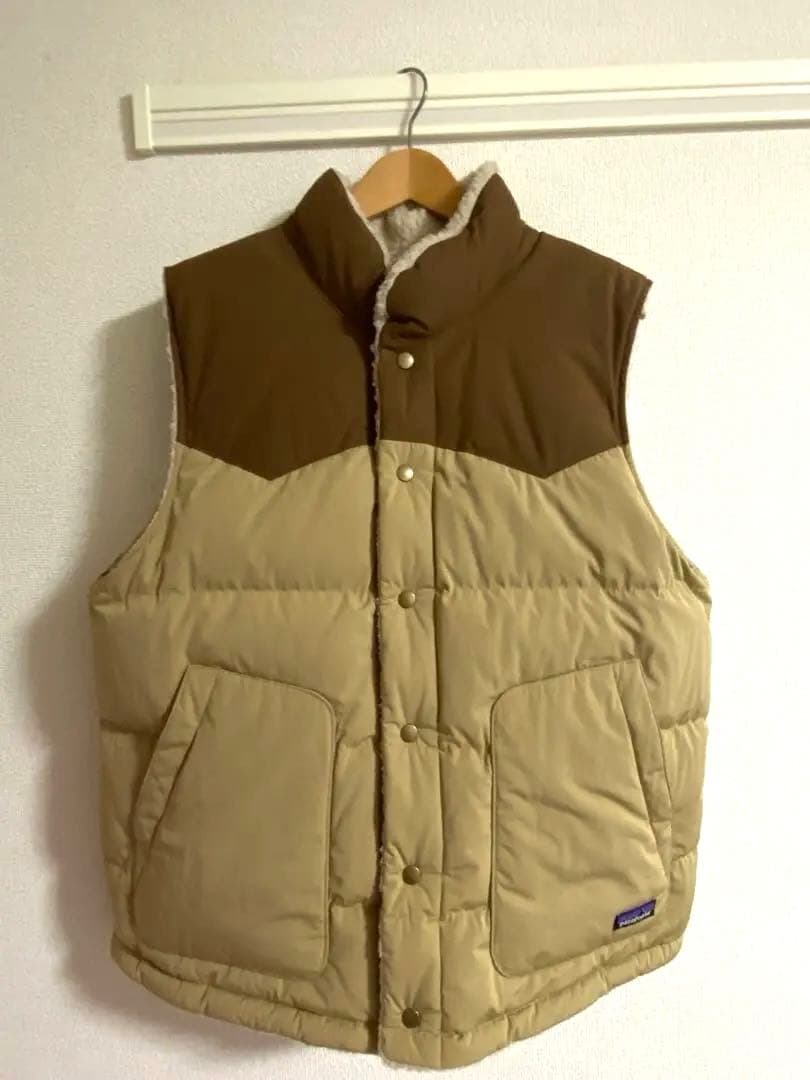 Patagonia フリースダウンベスト ベージュ　リバーシブル