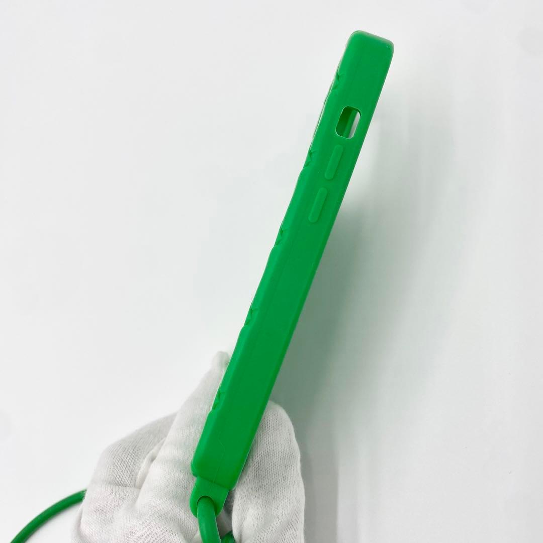 【極美品】ボッテガヴェネタ iPhone15Pro ケース ストラップ グリーン