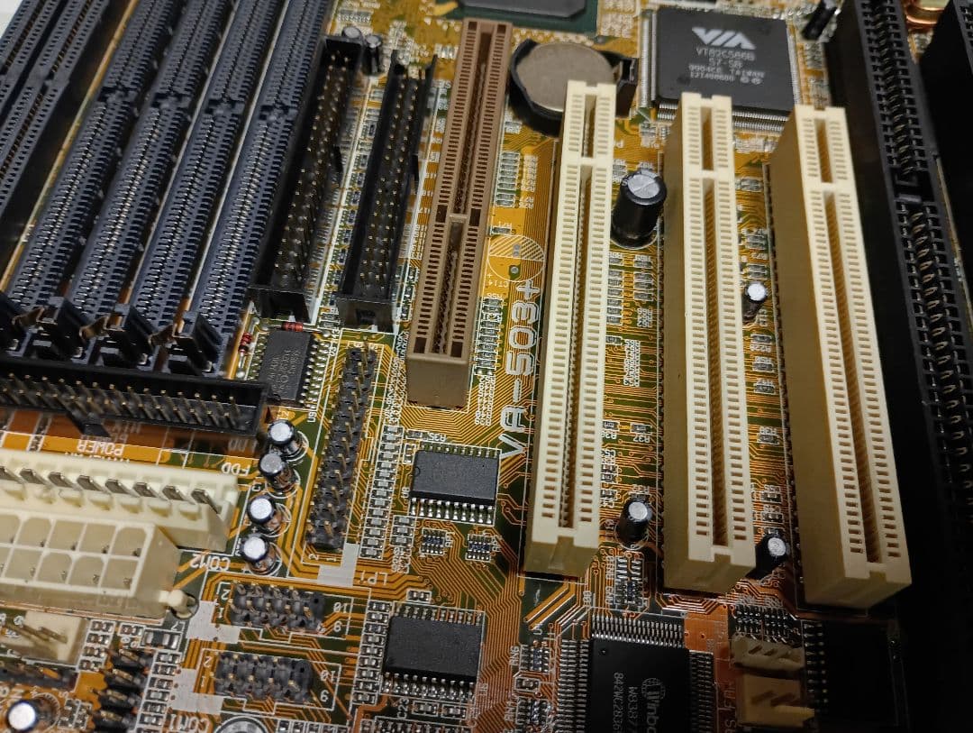 FIC VA 503+ マザーボード ATX Socket 7