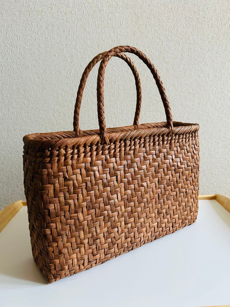 【6月5日限定価格】新品　山葡萄籠バッグ　人気網代編み　内布巾着　山ぶどう