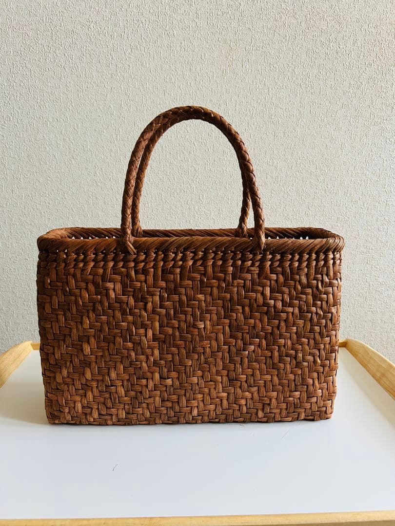 【6月5日限定価格】新品　山葡萄籠バッグ　人気網代編み　内布巾着　山ぶどう
