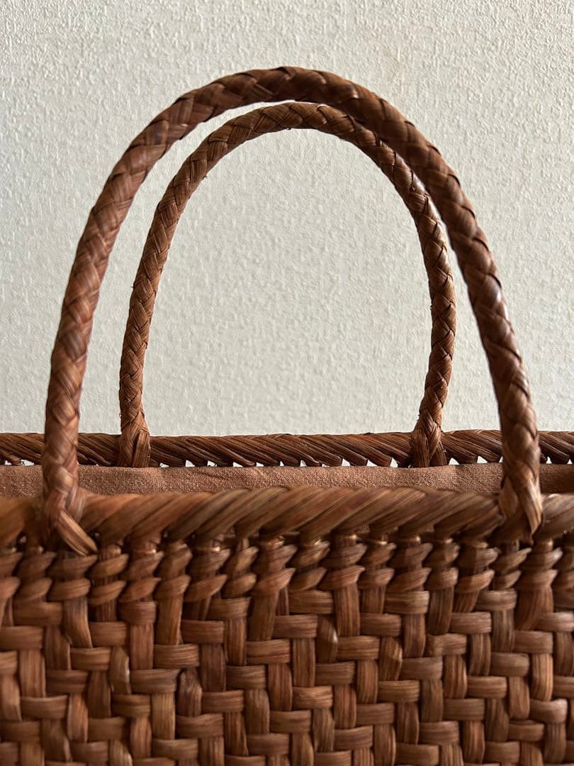 【6月5日限定価格】新品　山葡萄籠バッグ　人気網代編み　内布巾着　山ぶどう