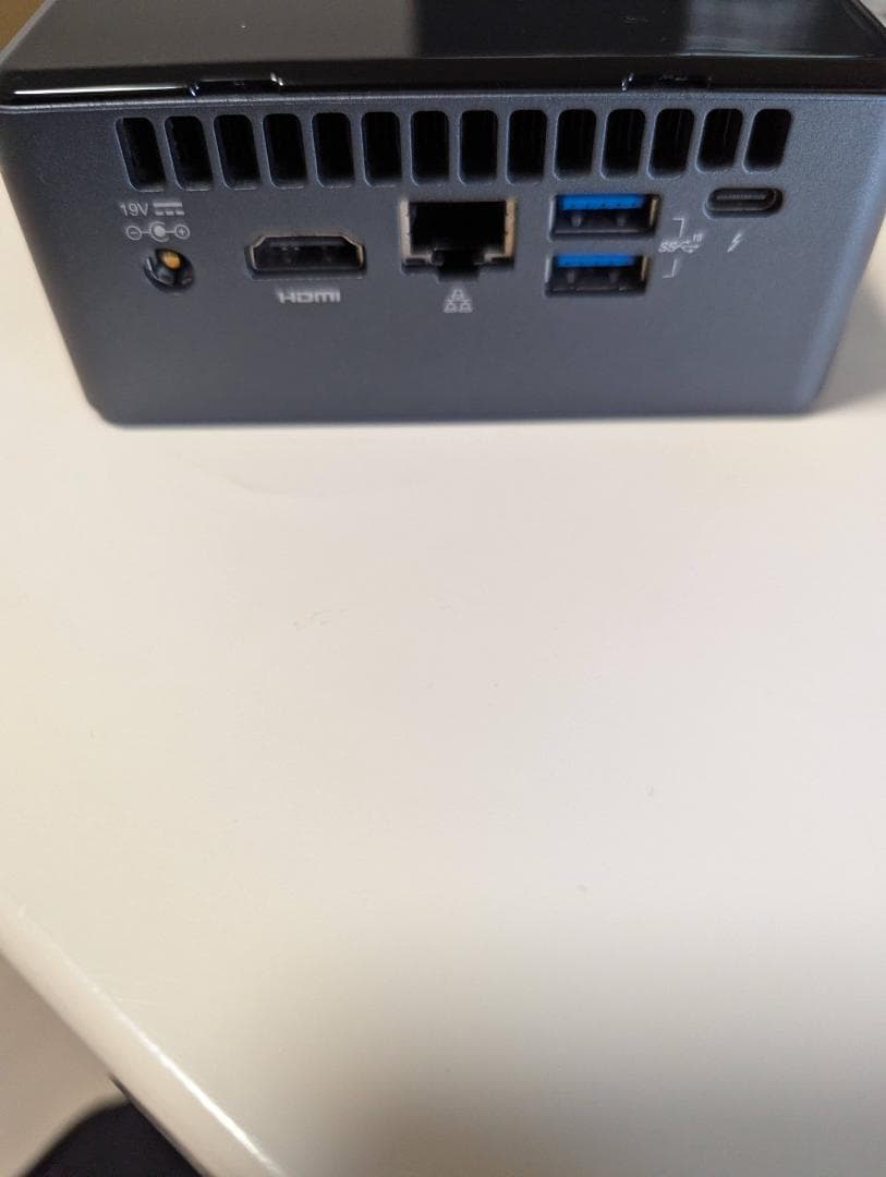 ミニPC Intel NUC8i5BEH windows11