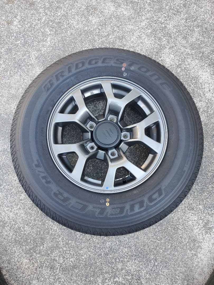 ジムニー　ノマド　純正アルミ＋タイヤ　新車外し　センターキャップ付き
