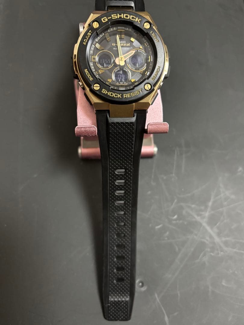 人気モデル カシオ G-SHOCK GST-W300G-1A9JF