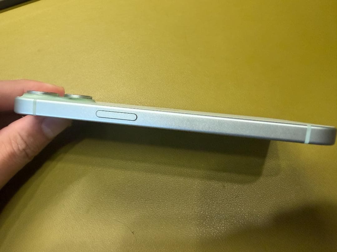 「美品」iPhone15 グリーン 128GB　 87％　おまけ付　SIMフリー