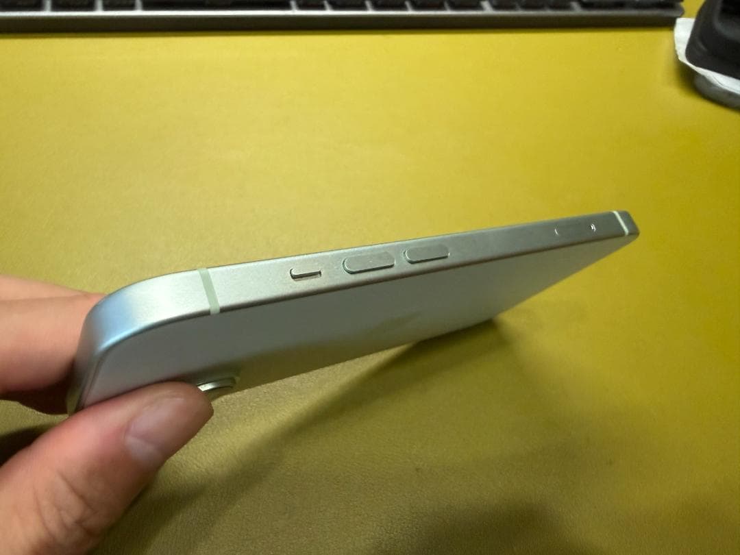 「美品」iPhone15 グリーン 128GB　 87％　おまけ付　SIMフリー