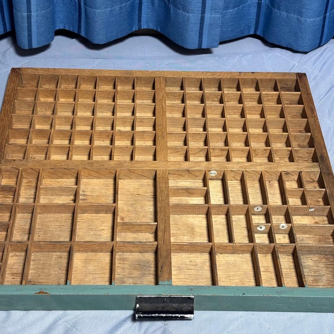 アンティーク　引き出し　木製飾り棚