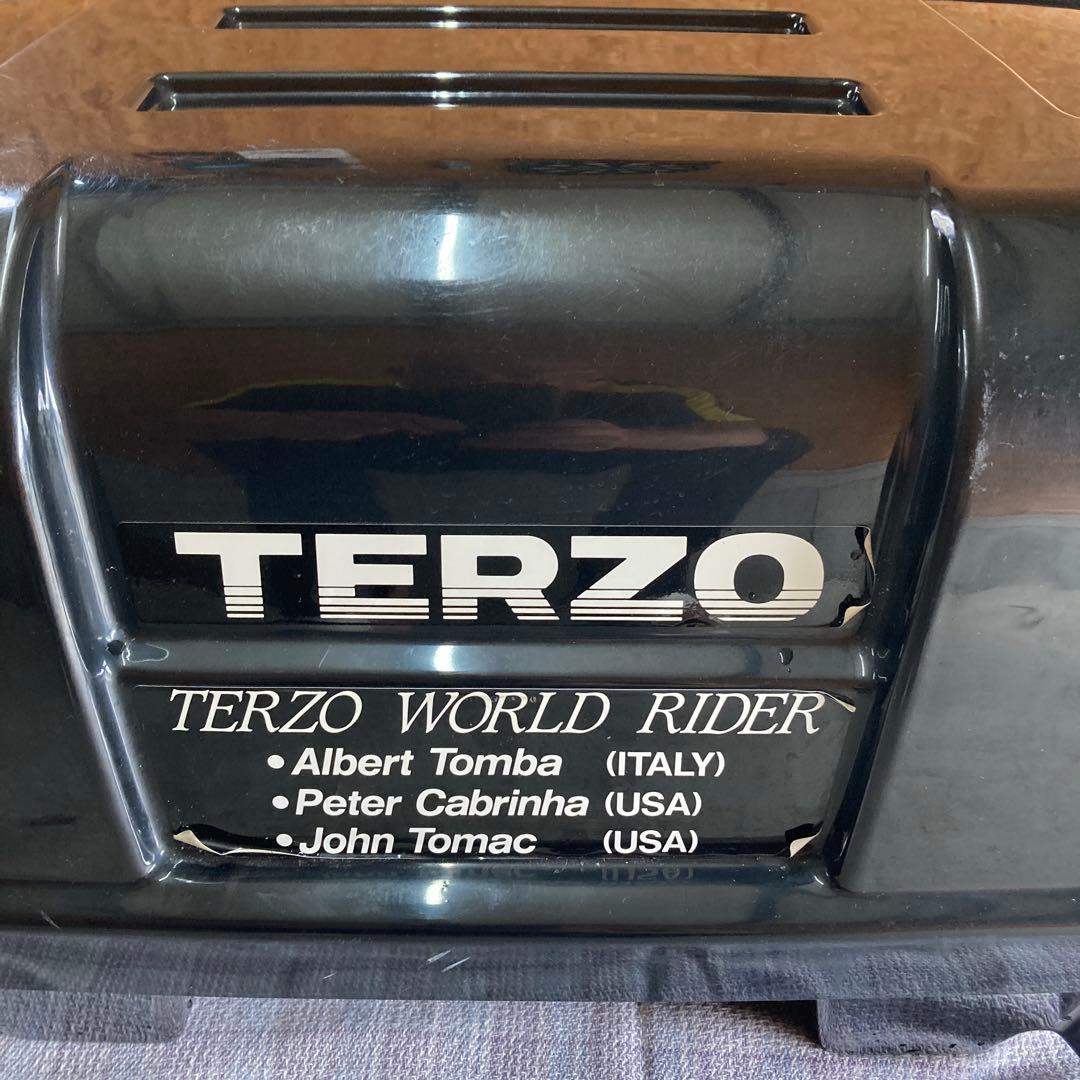 TERZO ブラック ルーフボックス