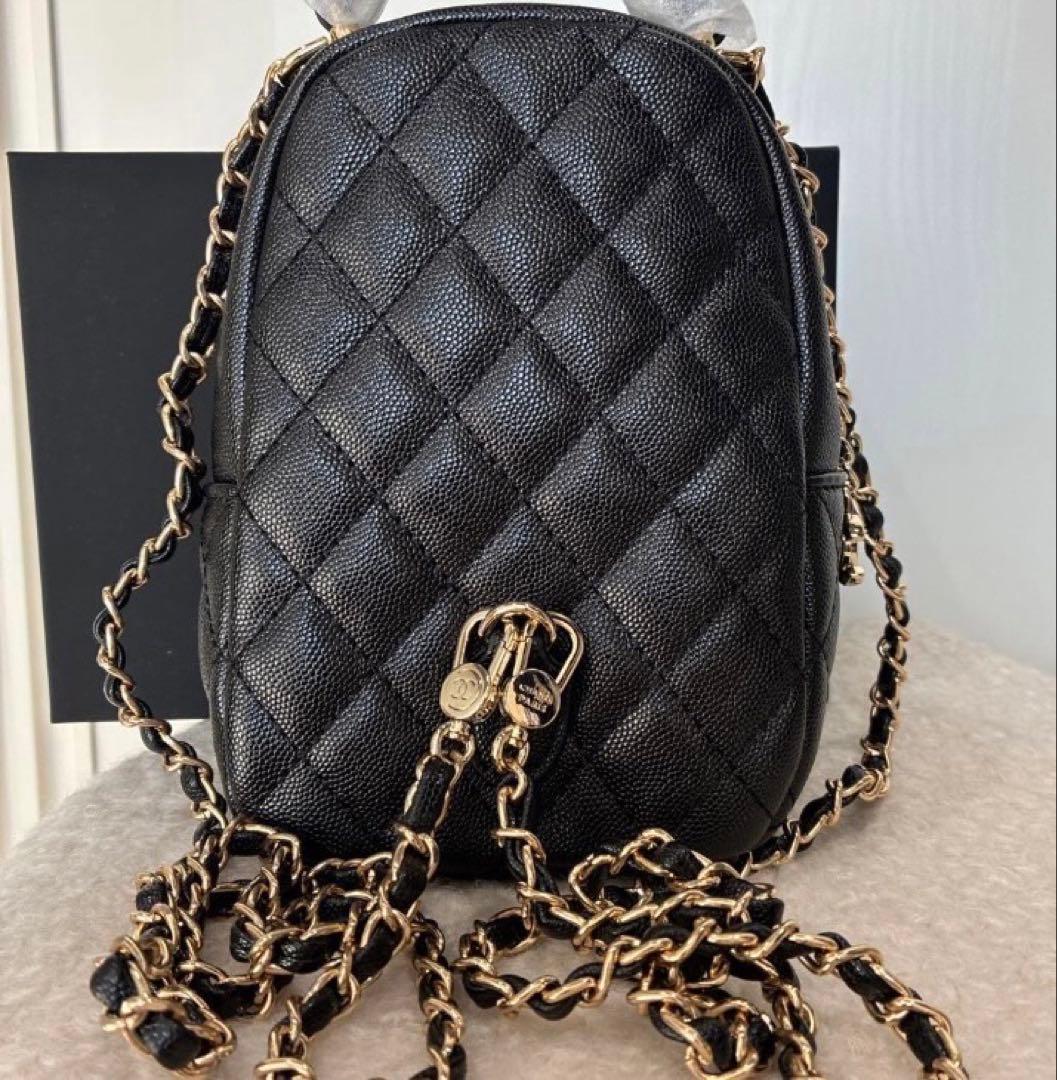 CHANEL ブラックレザー キルティングバッグ